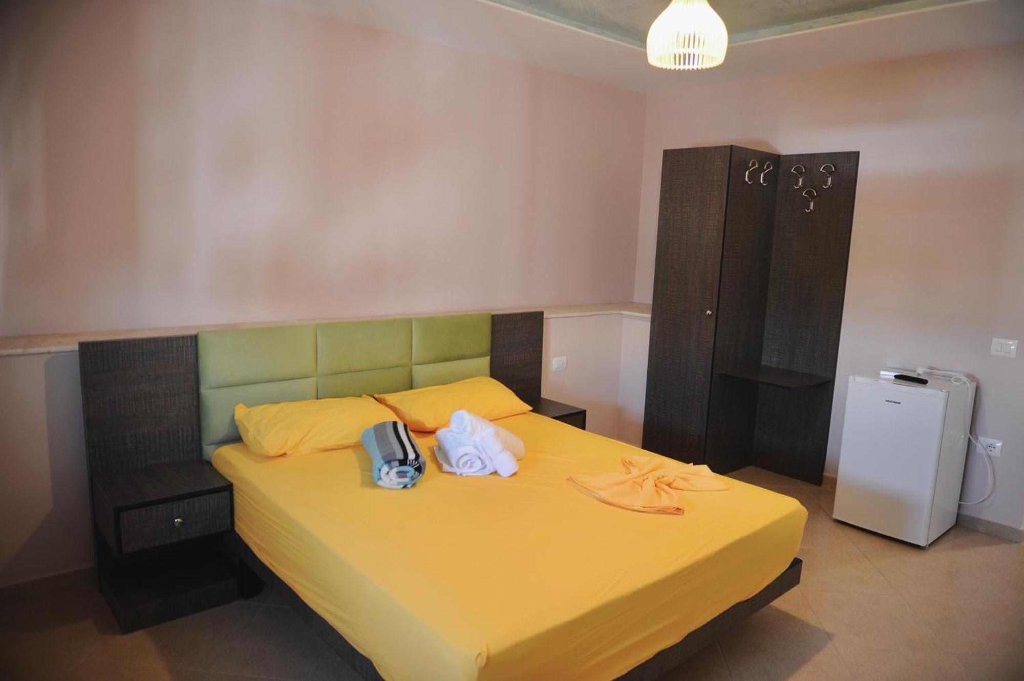 Hotel Fish Land Plazhi San Pietro Zewnętrze zdjęcie